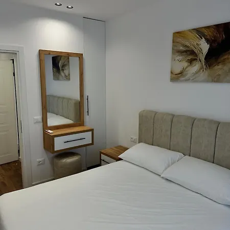 Luxurysuites2 *